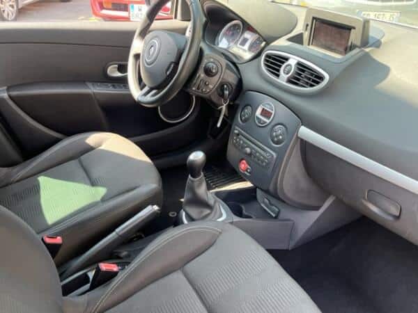 RENAULT CLIO ESTATE DIESEL – Image 4