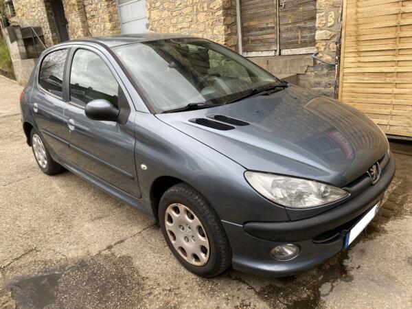 PEUGEOT 206 x line essence – Image 3